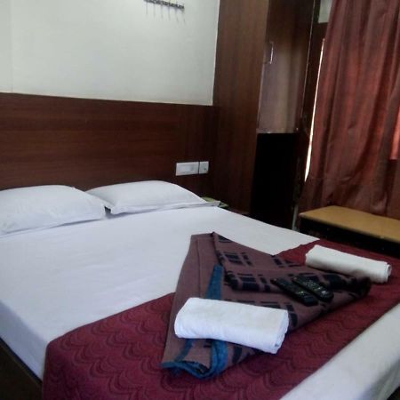 Hotel Dewans Residency Mysore Exteriör bild