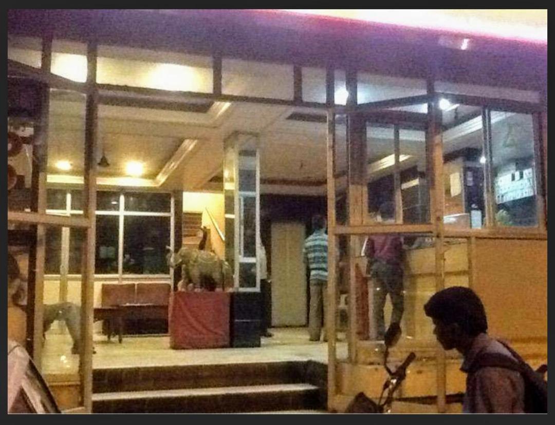 Hotel Dewans Residency Mysore Exteriör bild