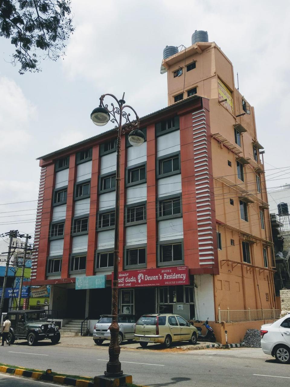 Hotel Dewans Residency Mysore Exteriör bild