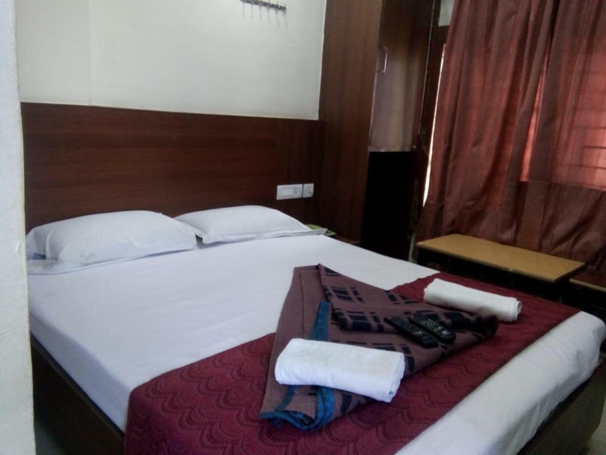 Hotel Dewans Residency Mysore Exteriör bild